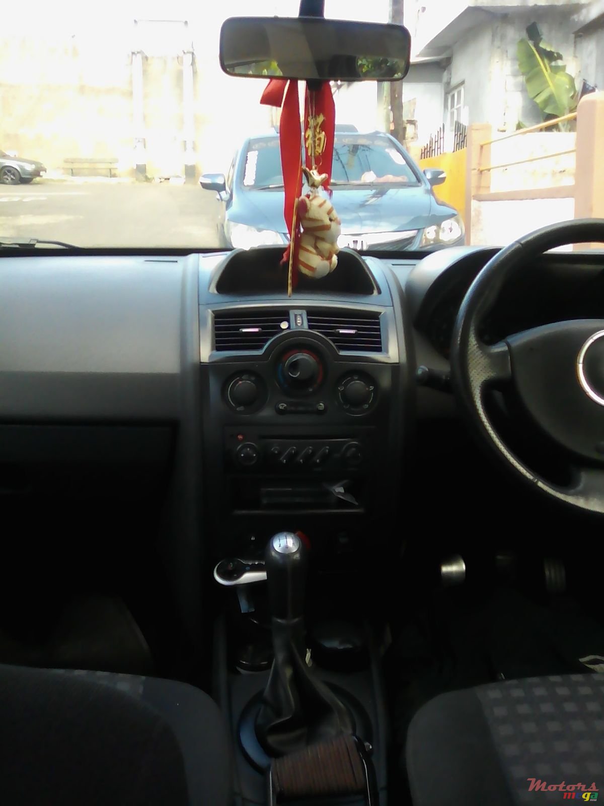 2008' Renault Megane photo #5