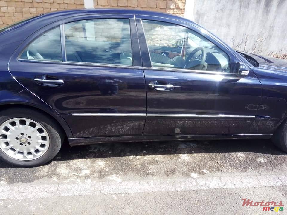 2004' Mercedes-Benz E-Class photo #3