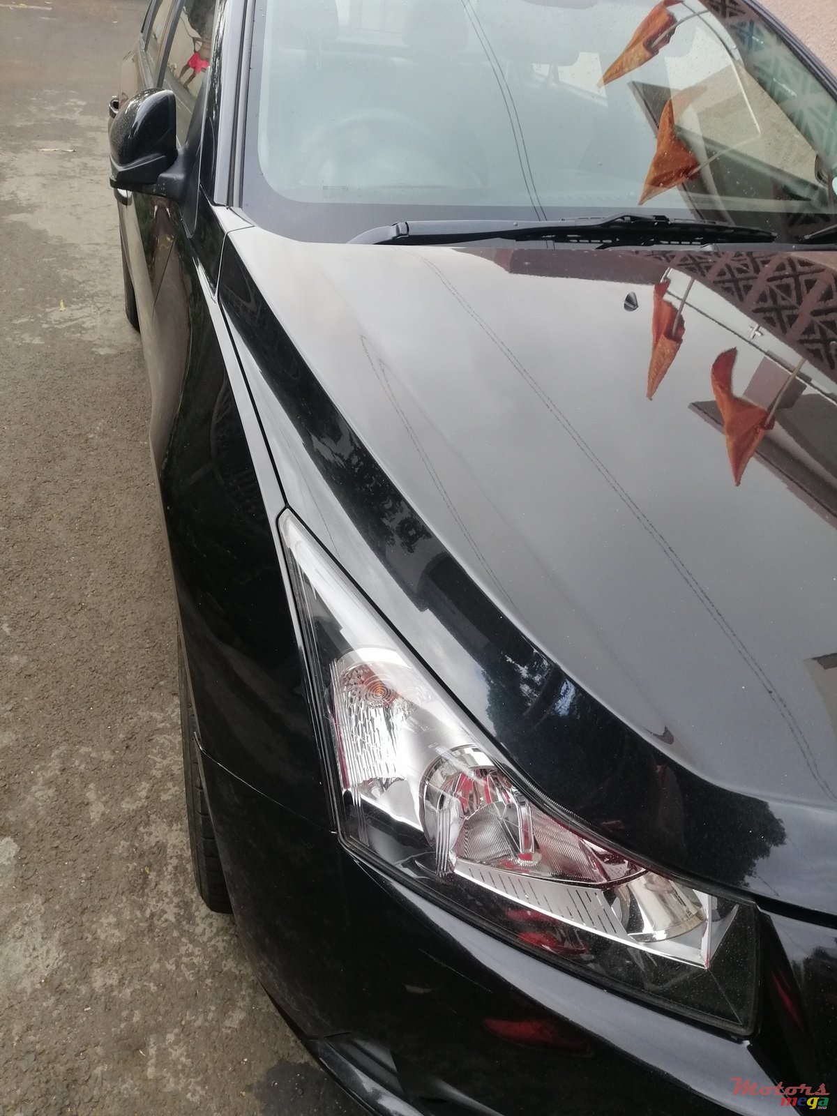 2012' Chevrolet Cruze photo #2