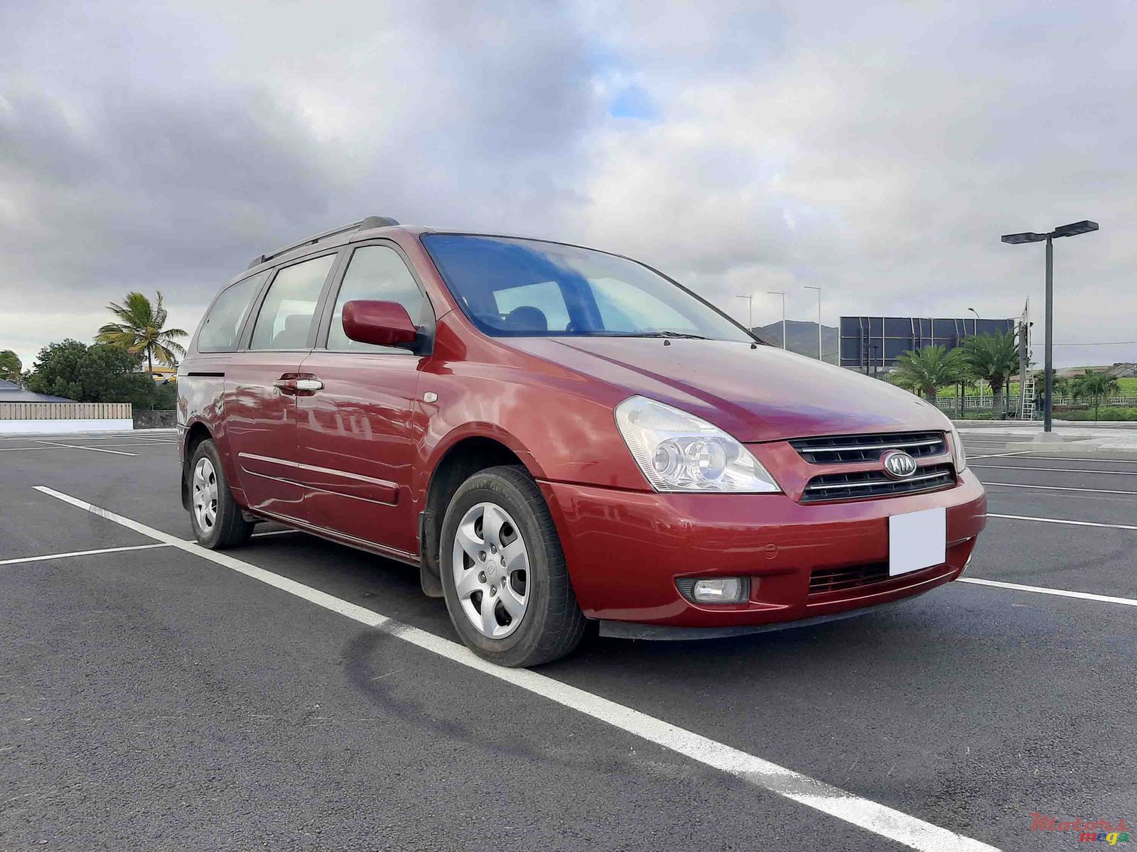 2007' Kia Carnival photo #1