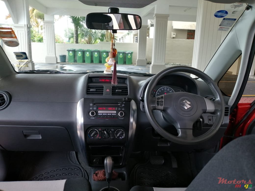 2009' Suzuki SX4 photo #3