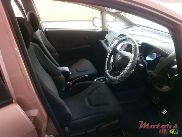 2013' Honda FCX Clarity fit hybrid photo #5