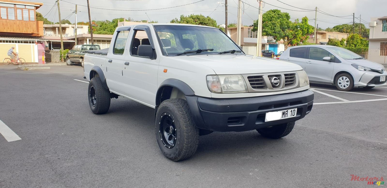 2010' Nissan Hardbody photo #1