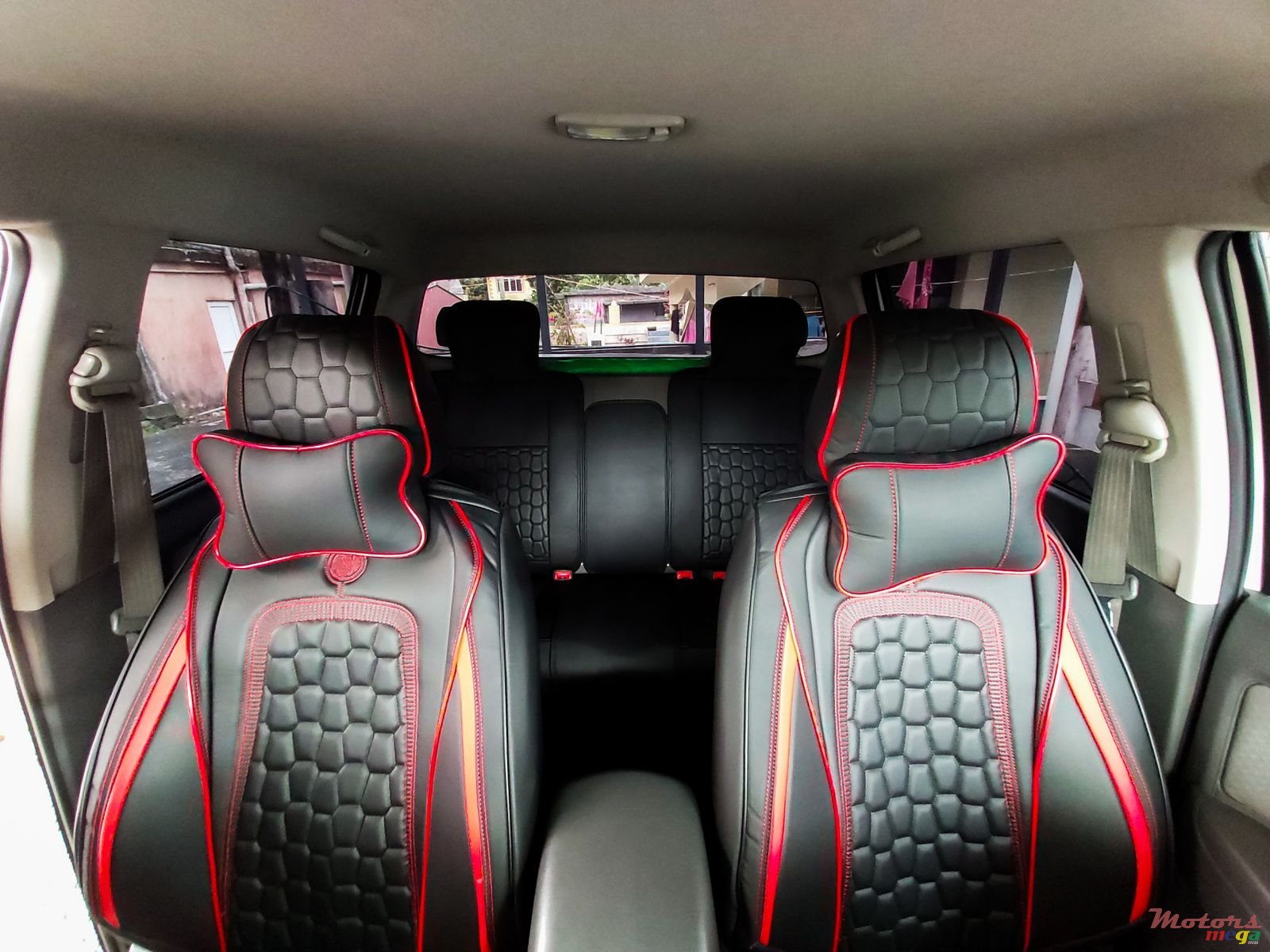 2014' Toyota Hilux photo #5