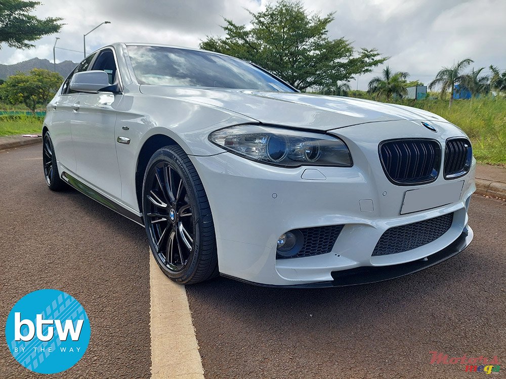 2011' BMW 520 photo #1