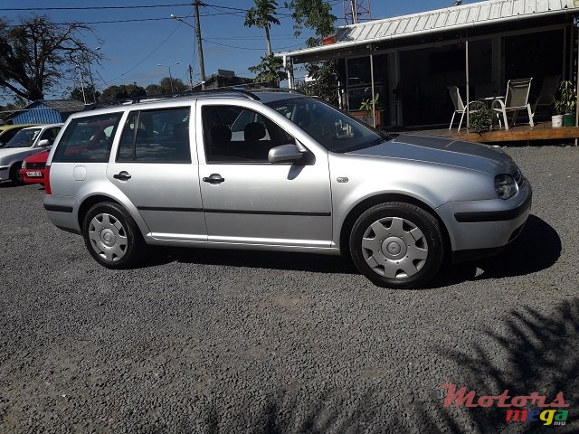 2006' Volkswagen Golf photo #3