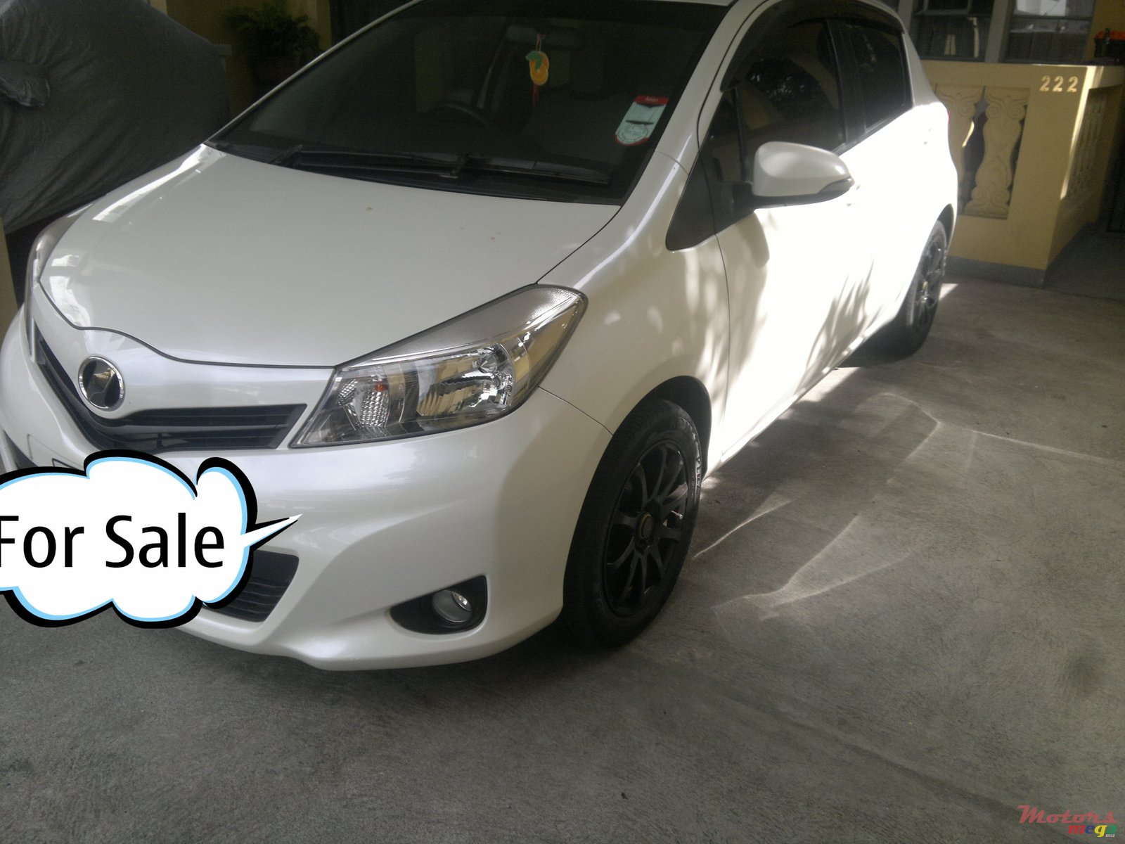 2011' Toyota Vitz new shape photo #3