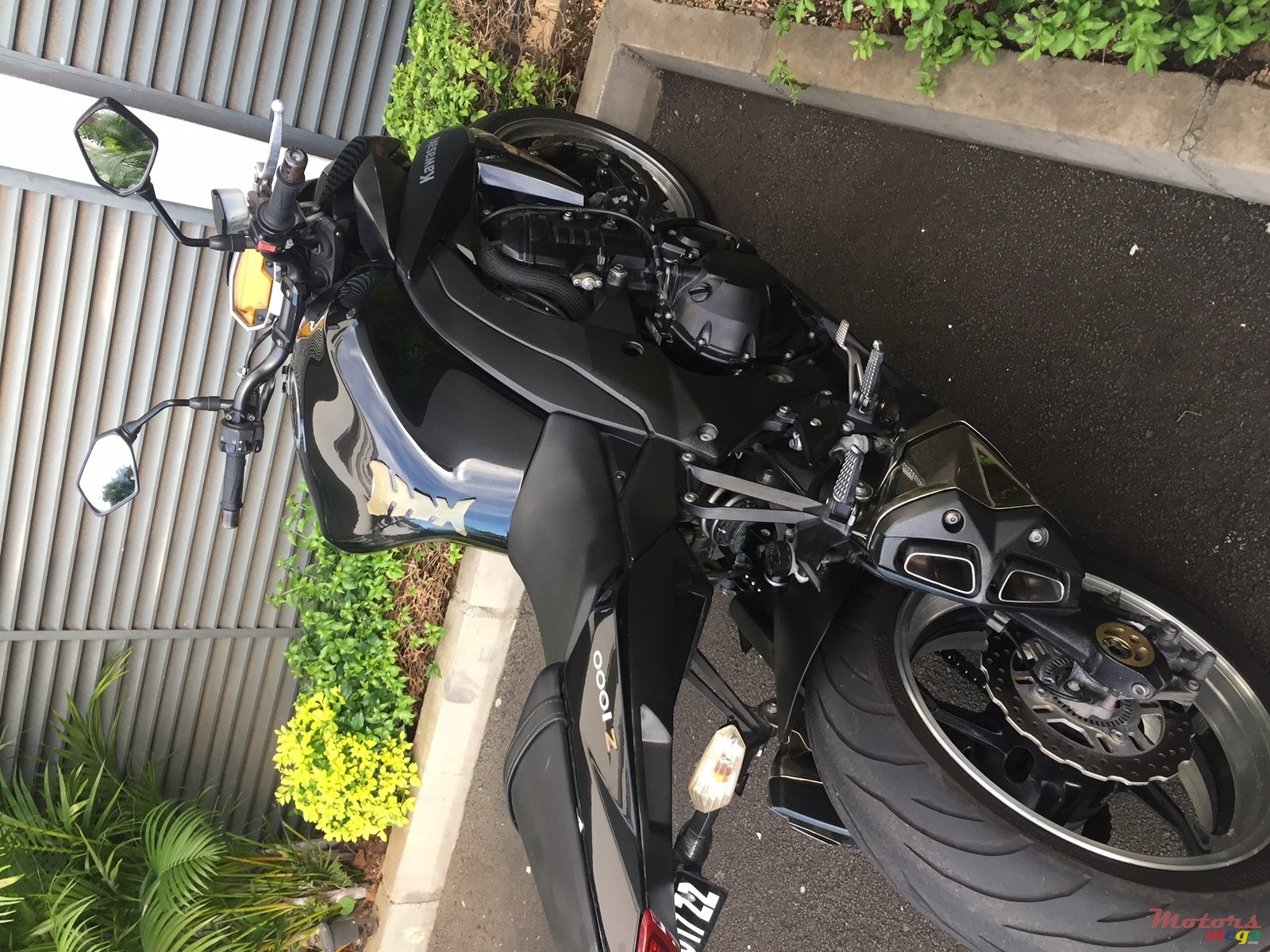 2012' Kawasaki Z1000 photo #1