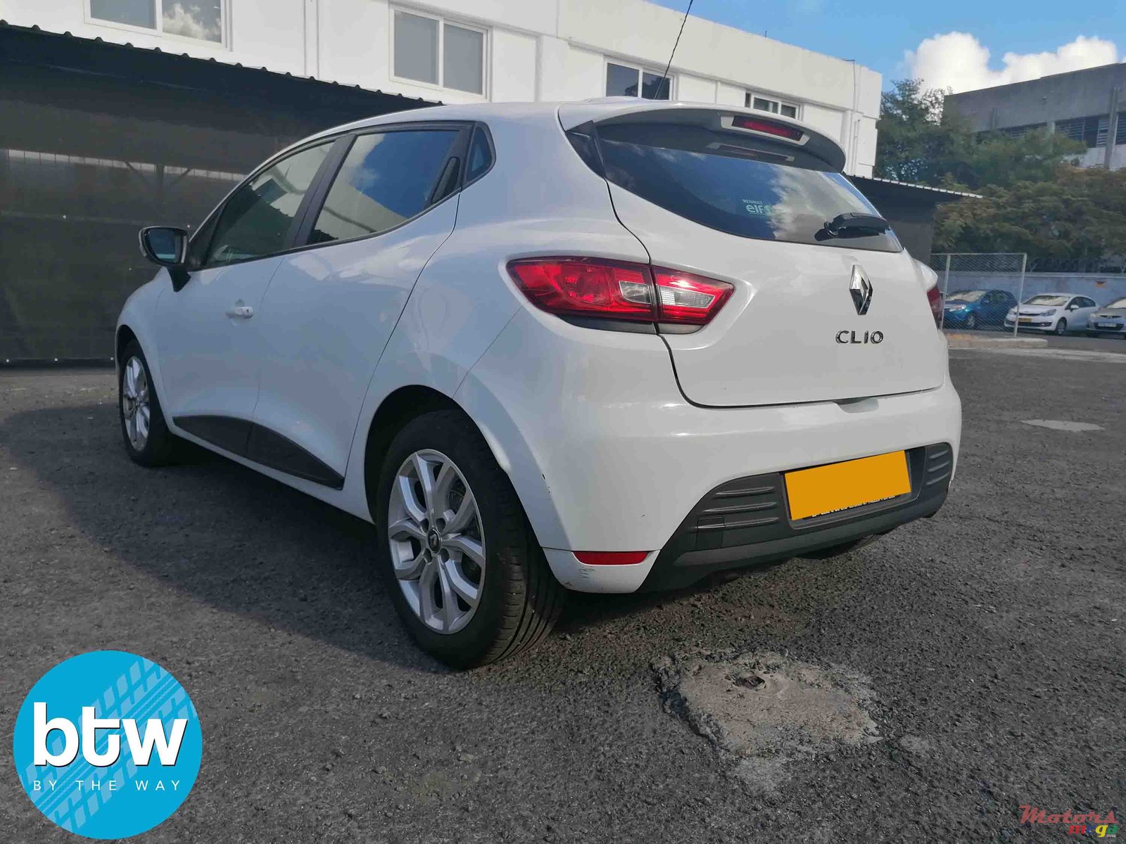 2017' Renault Clio Turbo 4 Zen photo #2