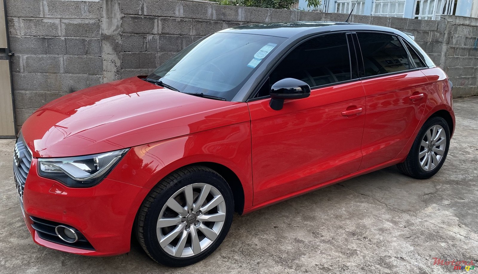 2015' Audi A1 Sportpack TFSI photo #2