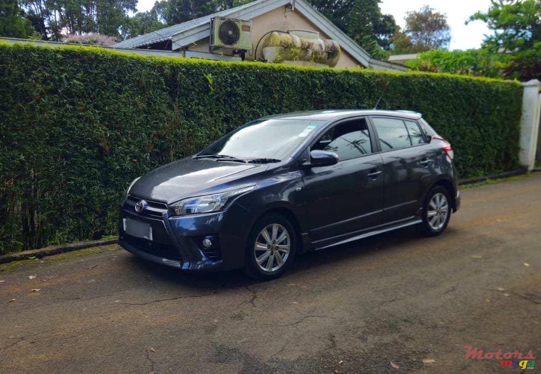 2016' Toyota Yaris photo #1