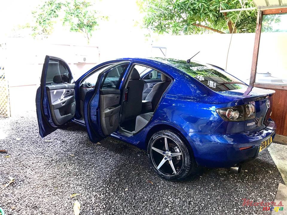 2007' Mazda Axela 3 photo #4