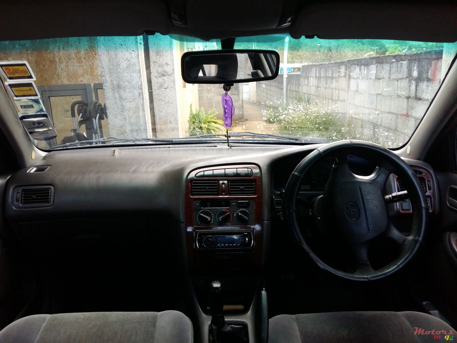 2000' Toyota Corona photo #2