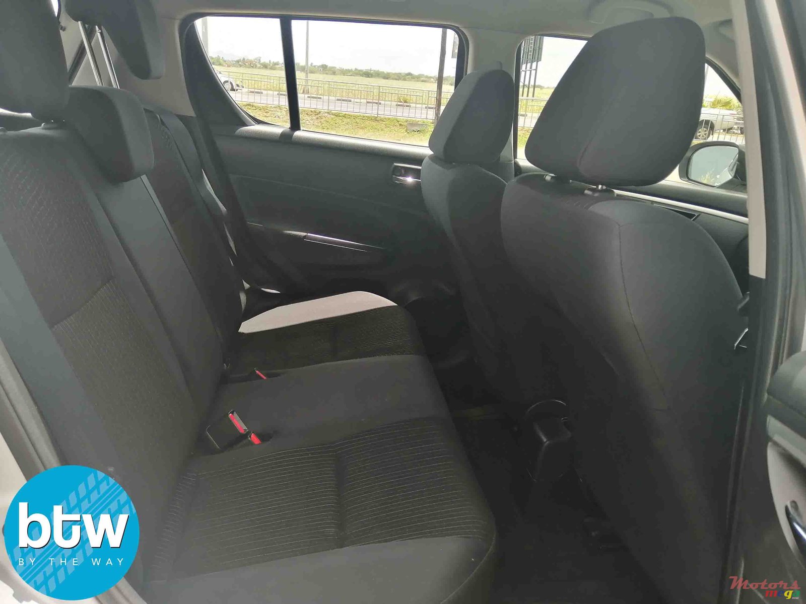 2014' Suzuki Swift photo #3