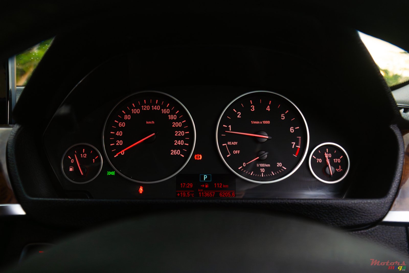 2013' BMW 316 photo #3