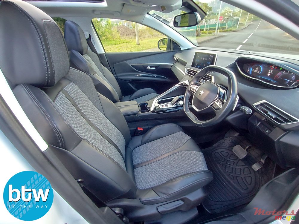 2018' Peugeot 3008 photo #6