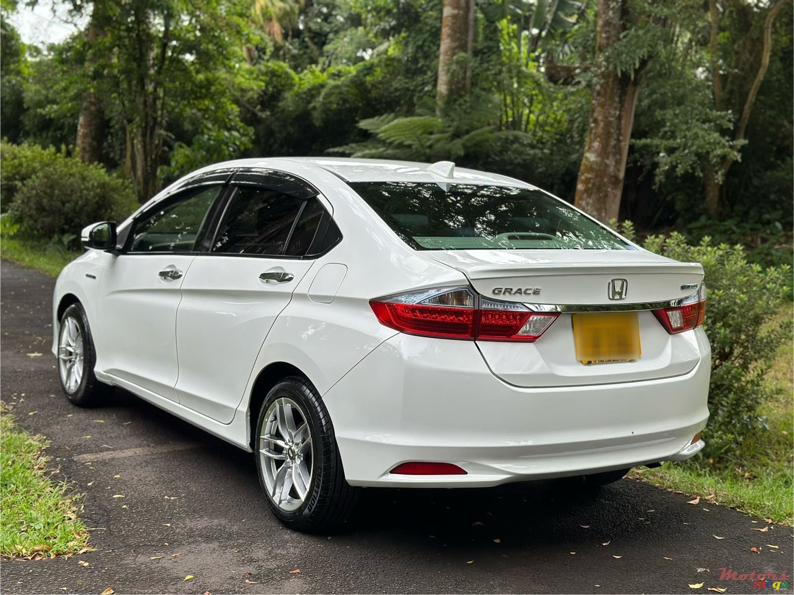 2016' Honda Grace Hybrid photo #3