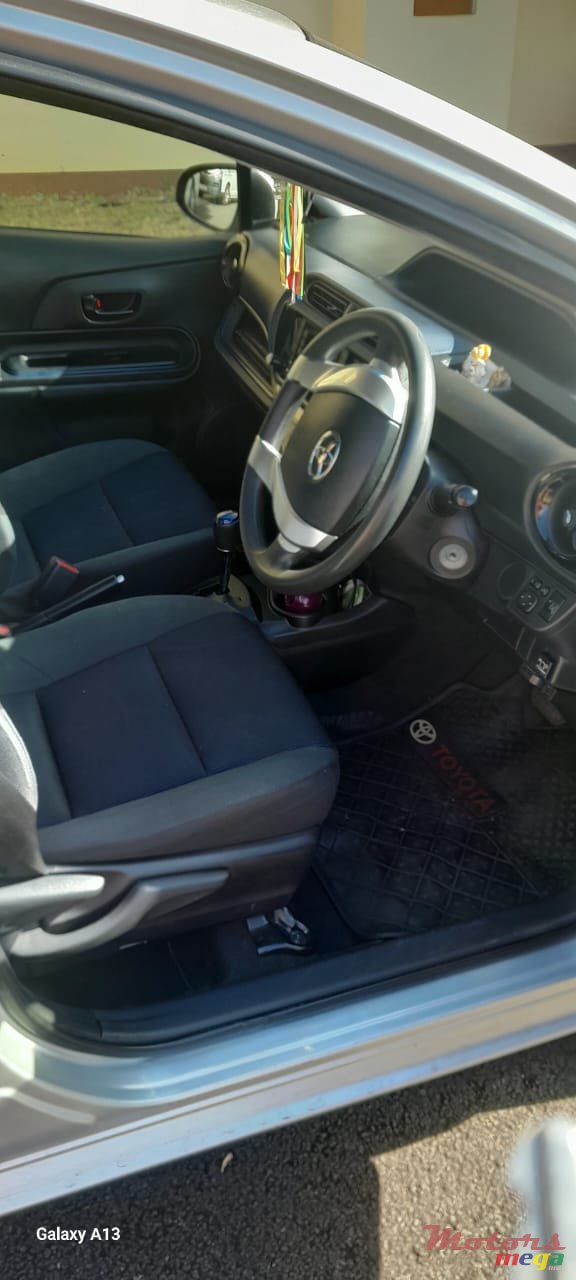 2016' Toyota Aqua photo #5