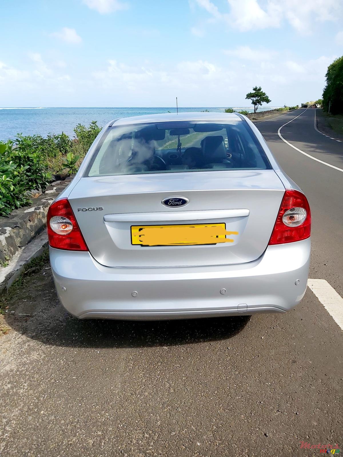 2010' Ford Focus photo #3