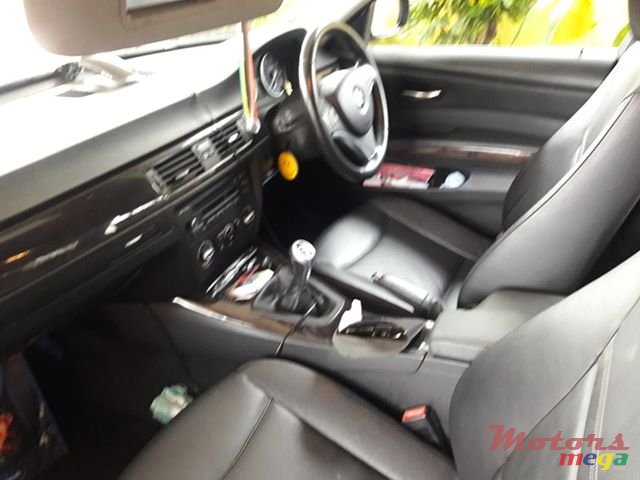 2011' BMW 316 photo #2