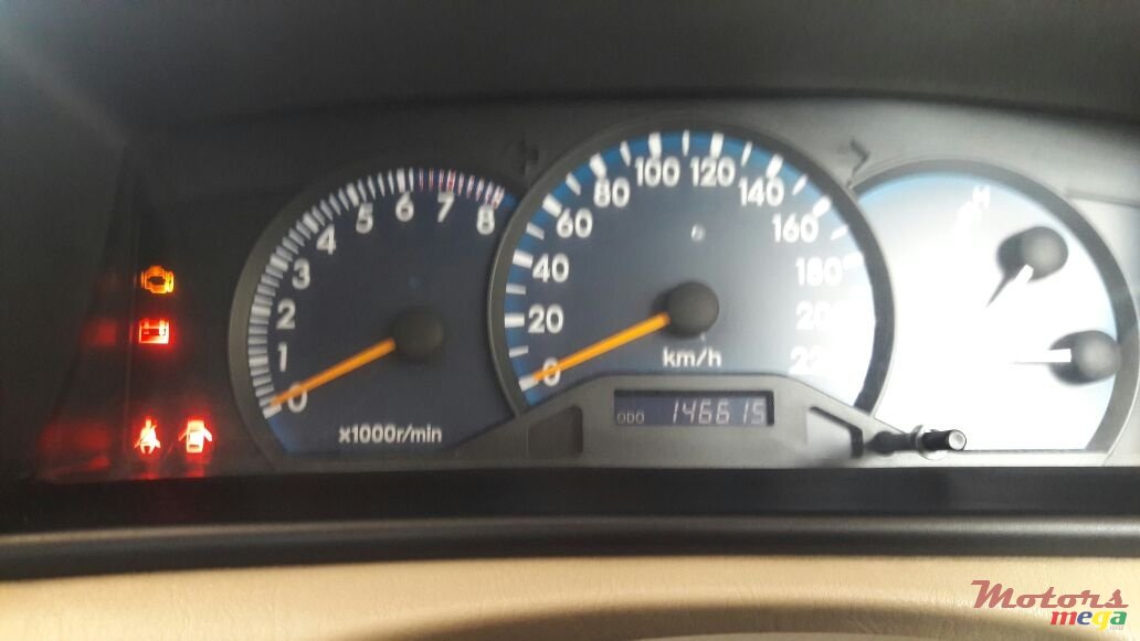 2004' Toyota Corolla photo #1