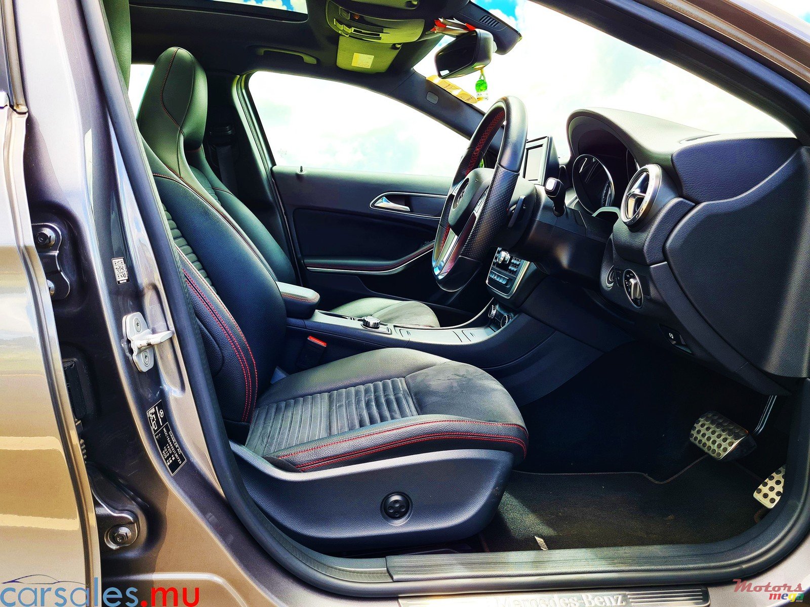 2016' Mercedes-Benz GLA 200 AMG photo #5