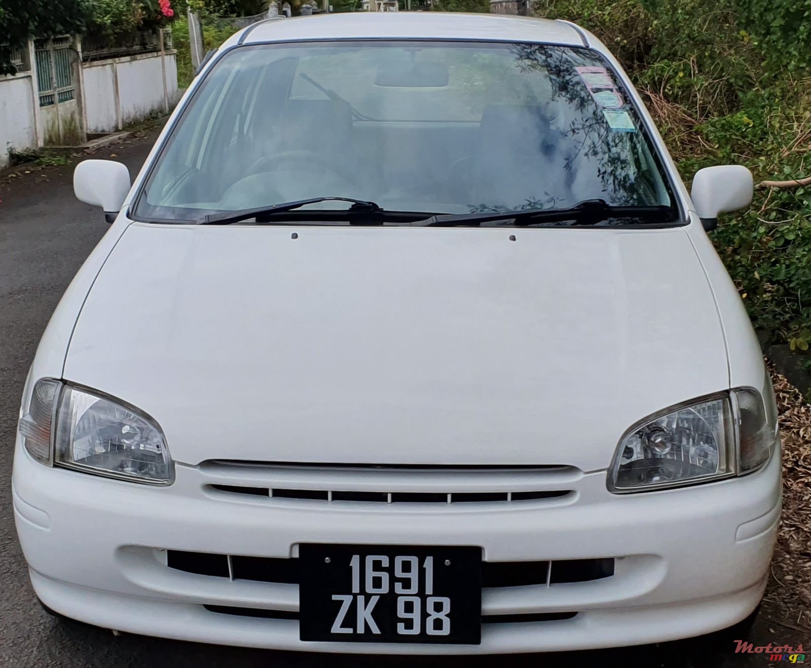 1998' Toyota Starlet reflet photo #6