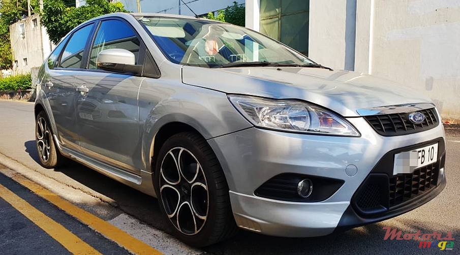 2010' Ford Focus photo #1