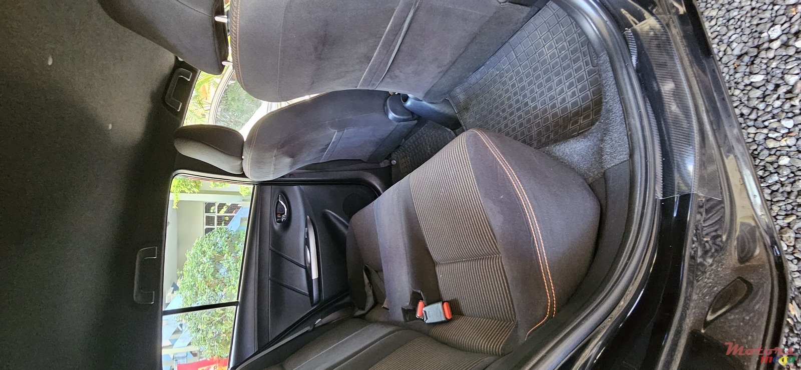 2015' Toyota Yaris photo #6