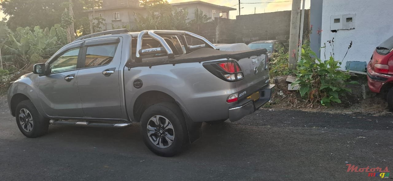 2019' Mazda BT-50 photo #7