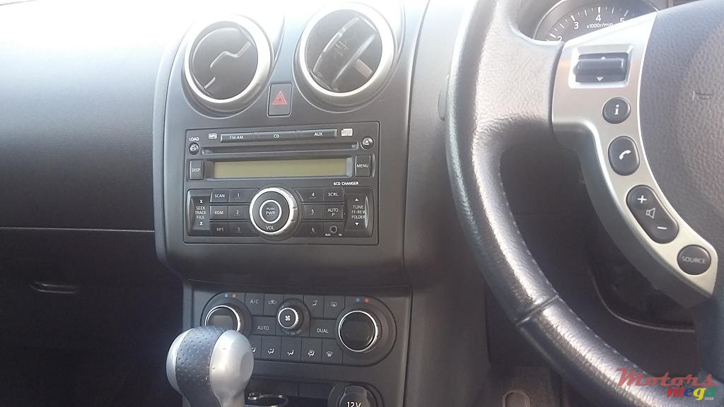 2013' Nissan Qashqai Diplomat's Car photo #6