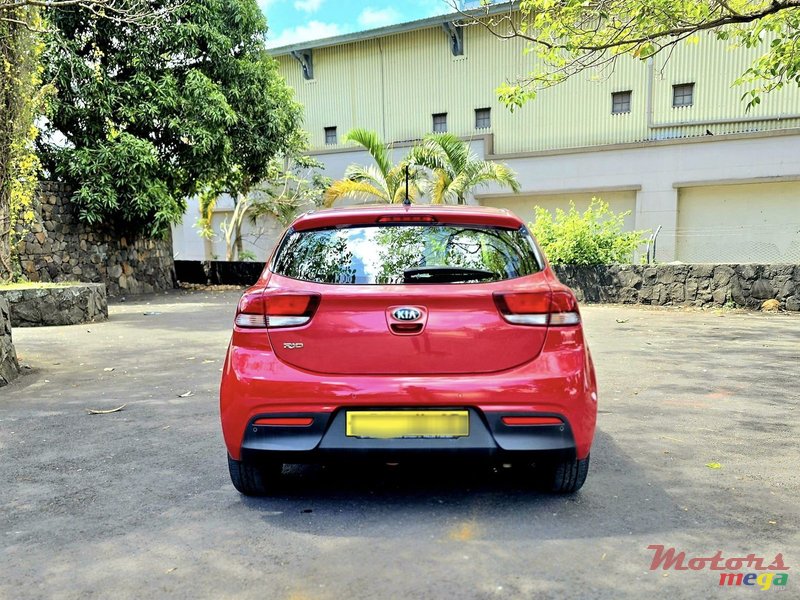 2019' Kia Rio photo #3