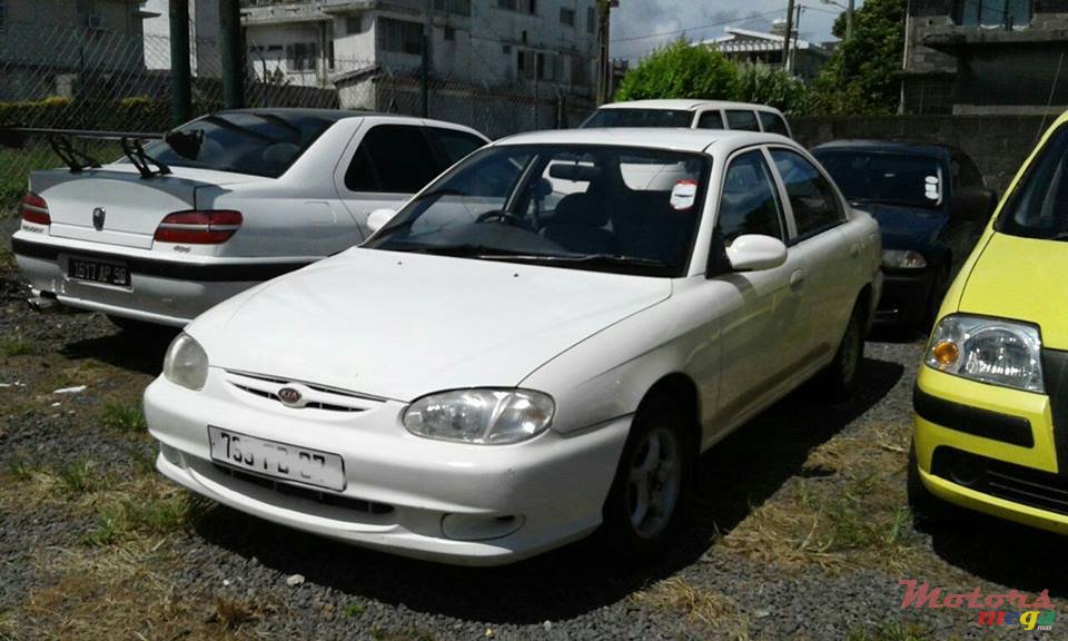 2007' Kia Sephia photo #1