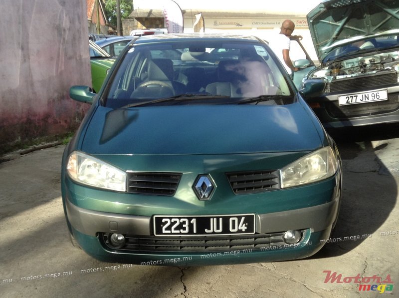 2004' Renault Megane photo #2