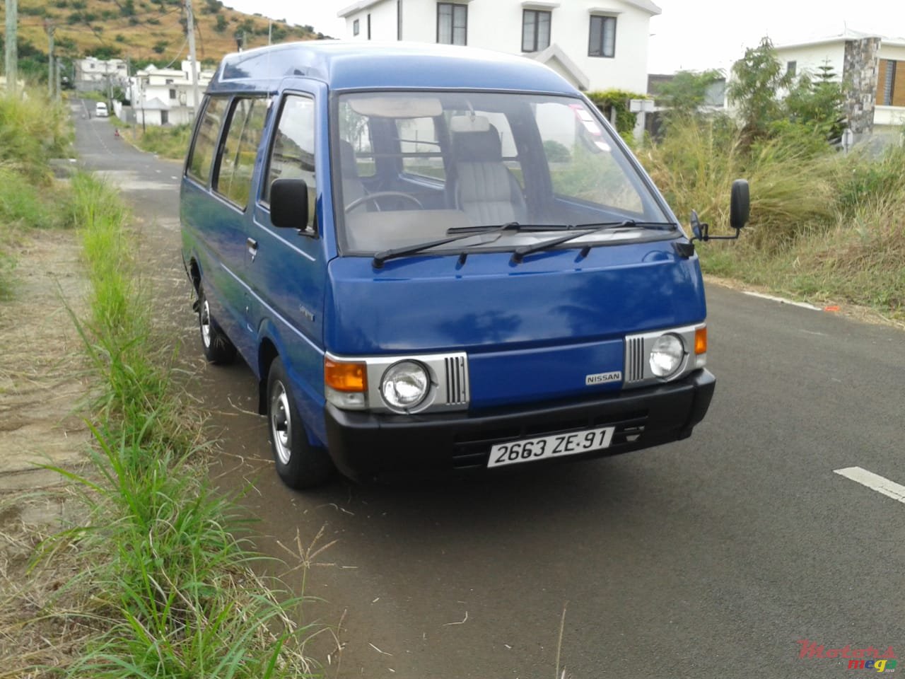 1991' Nissan Vanette cargo photo #1