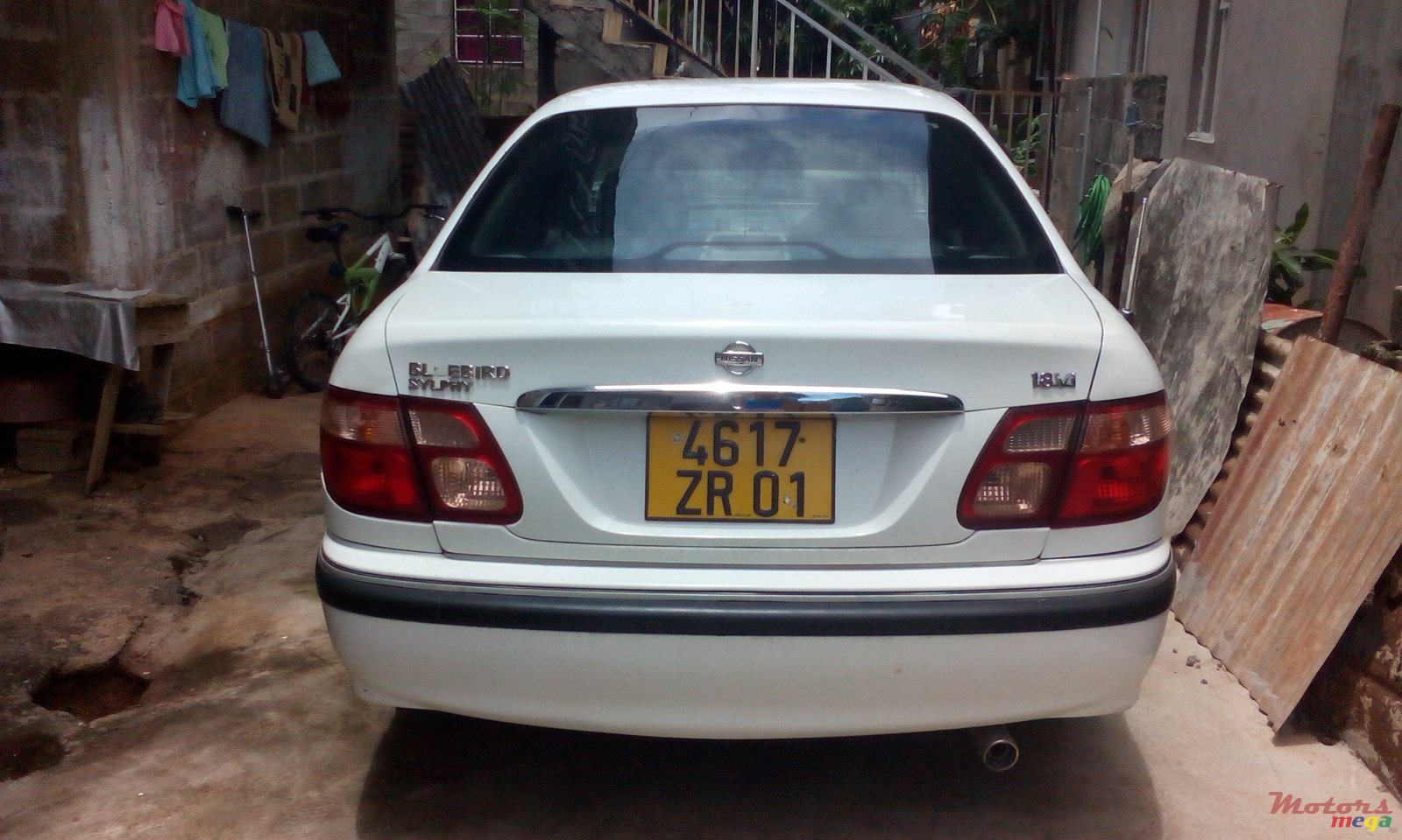 2001' Nissan Sunny photo #2