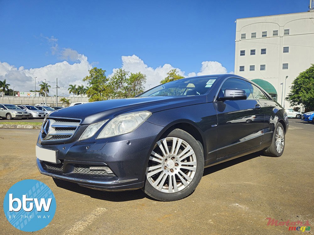 2010' Mercedes-Benz 250 Coupe photo #2