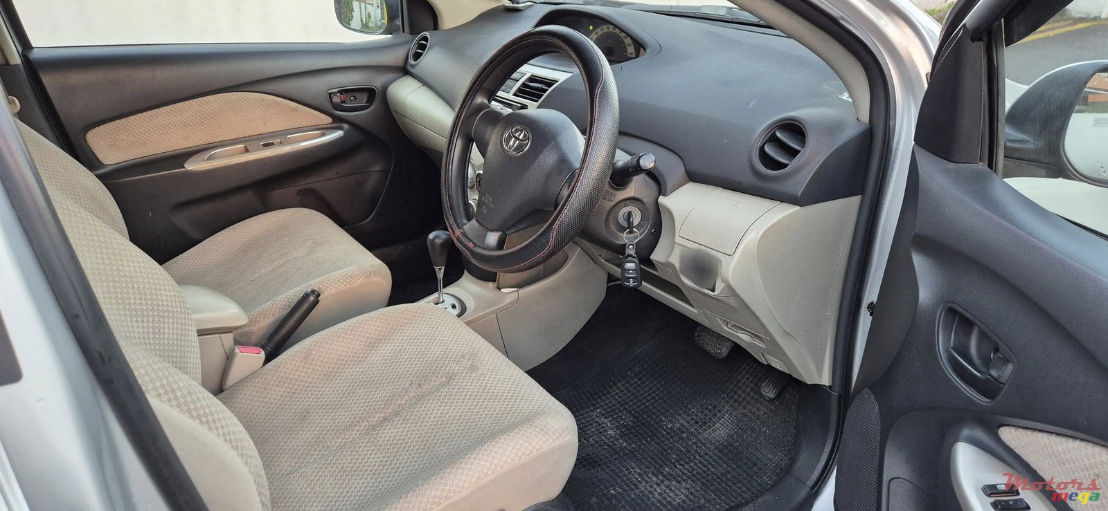 2006' Toyota Belta photo #3