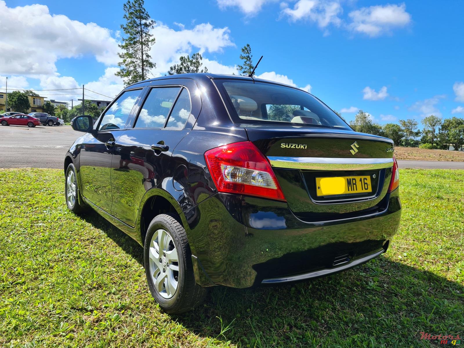 2016' Suzuki Swift DZIRE AUTOMATIC photo #4