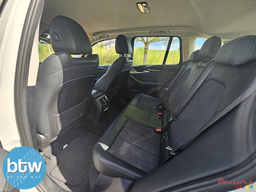 2019' BMW X3 photo #6