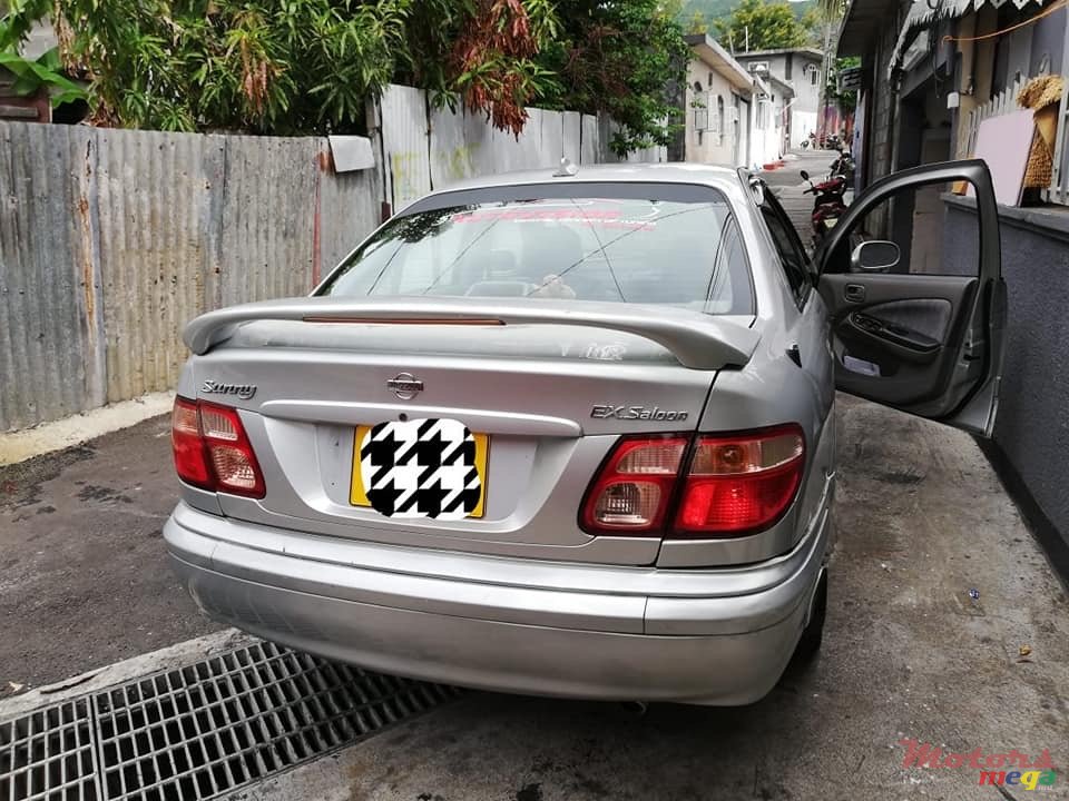 2001' Nissan photo #2