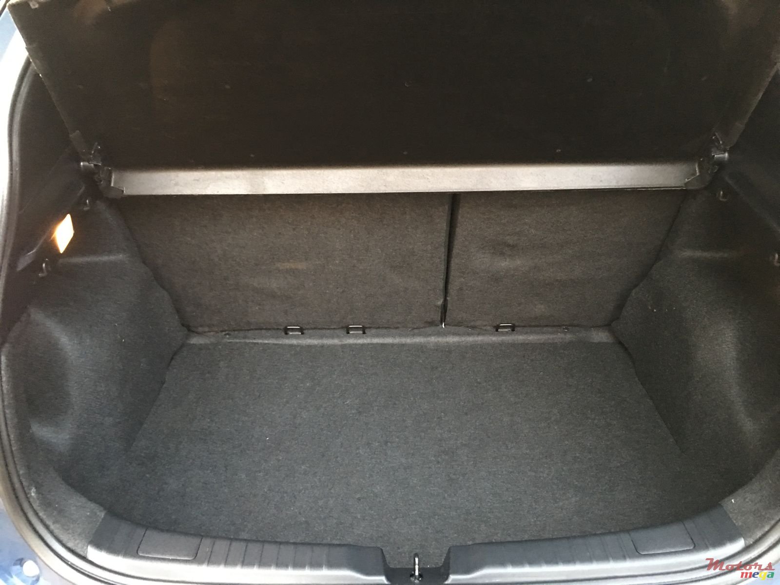 2015' Toyota Yaris photo #6