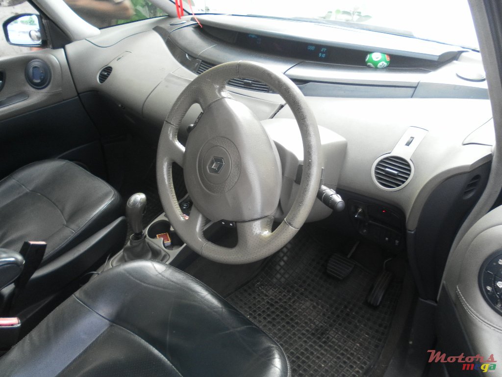 2005' Renault Espace Scenic photo #3