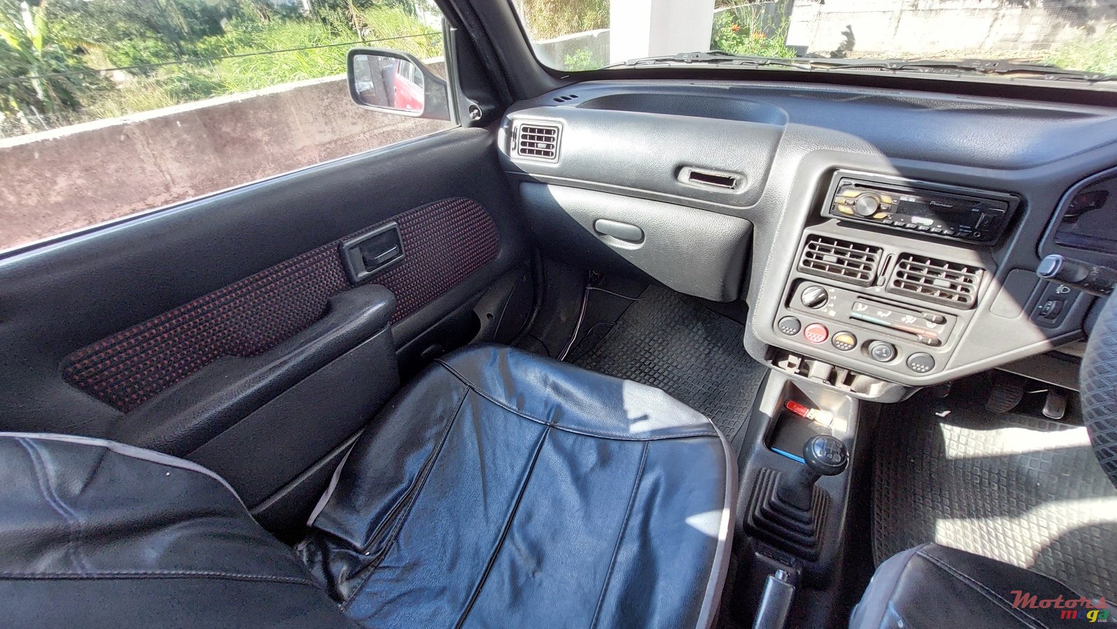 1999' Peugeot photo #6