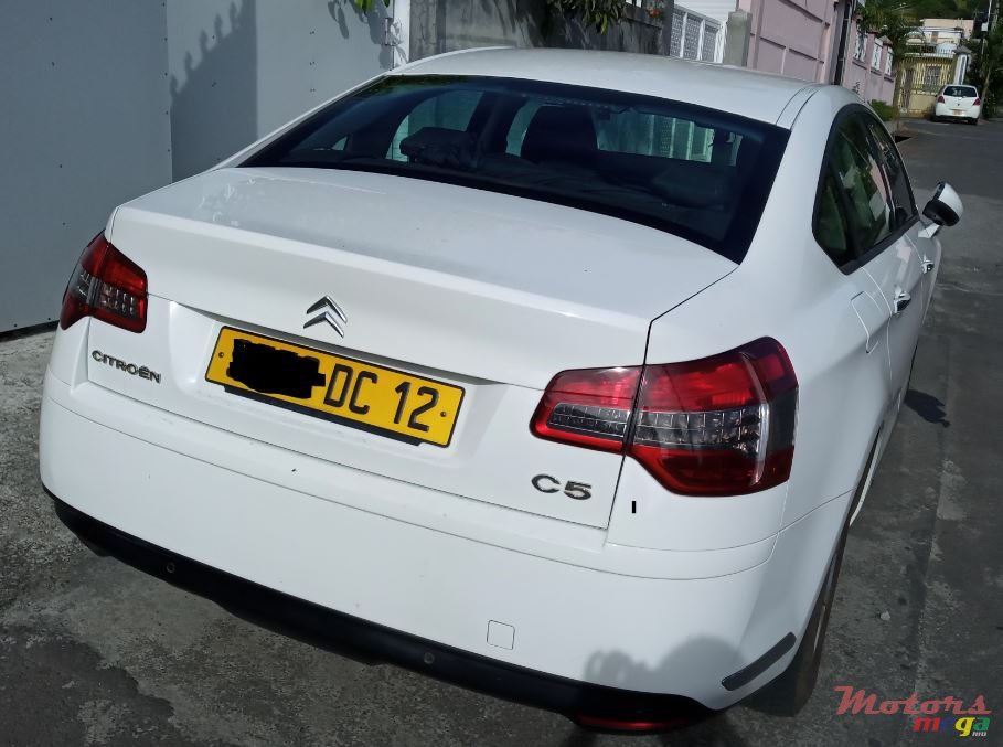 2012' Citroen C5 photo #4
