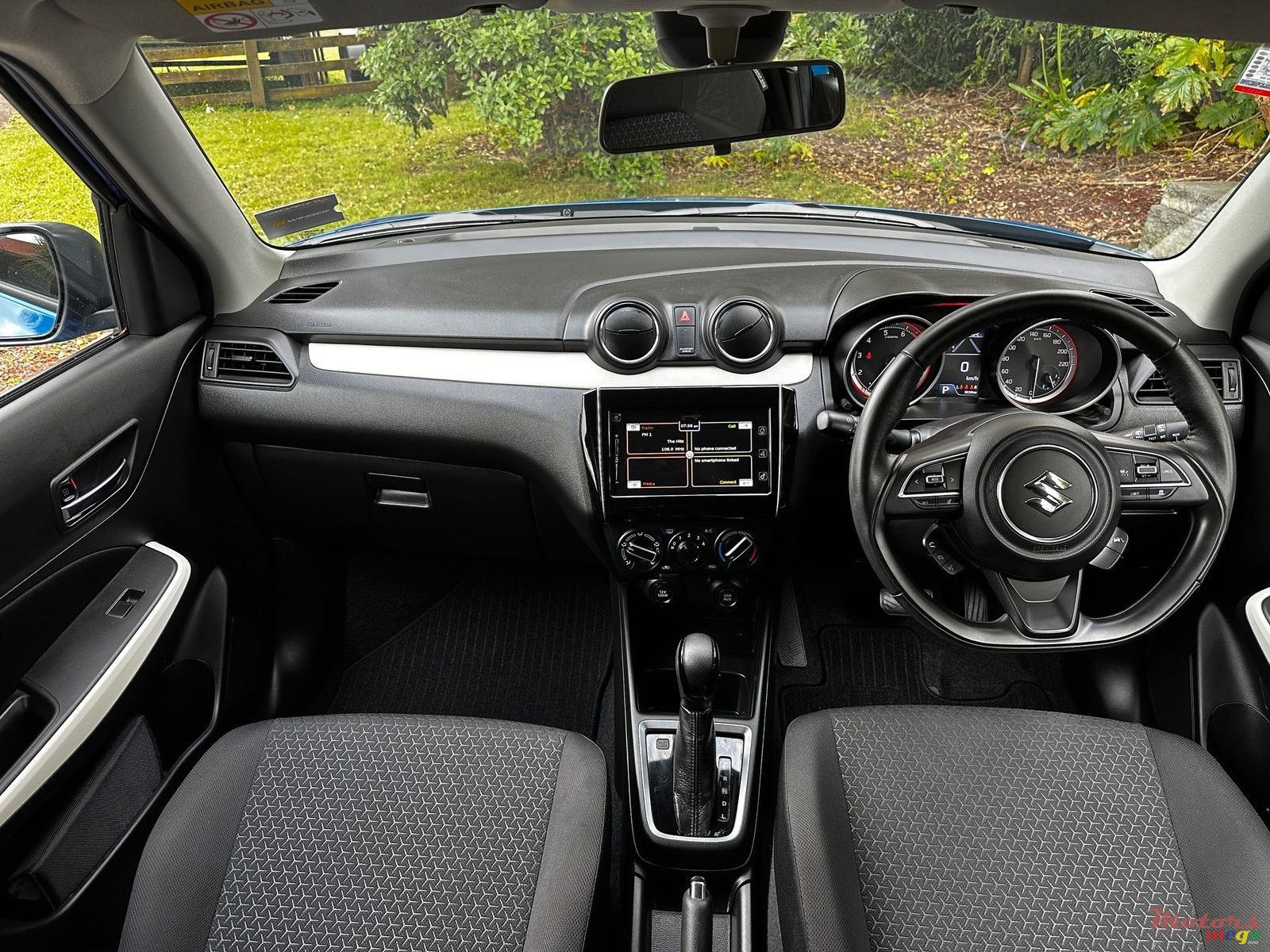 2022' Suzuki Swift photo #3