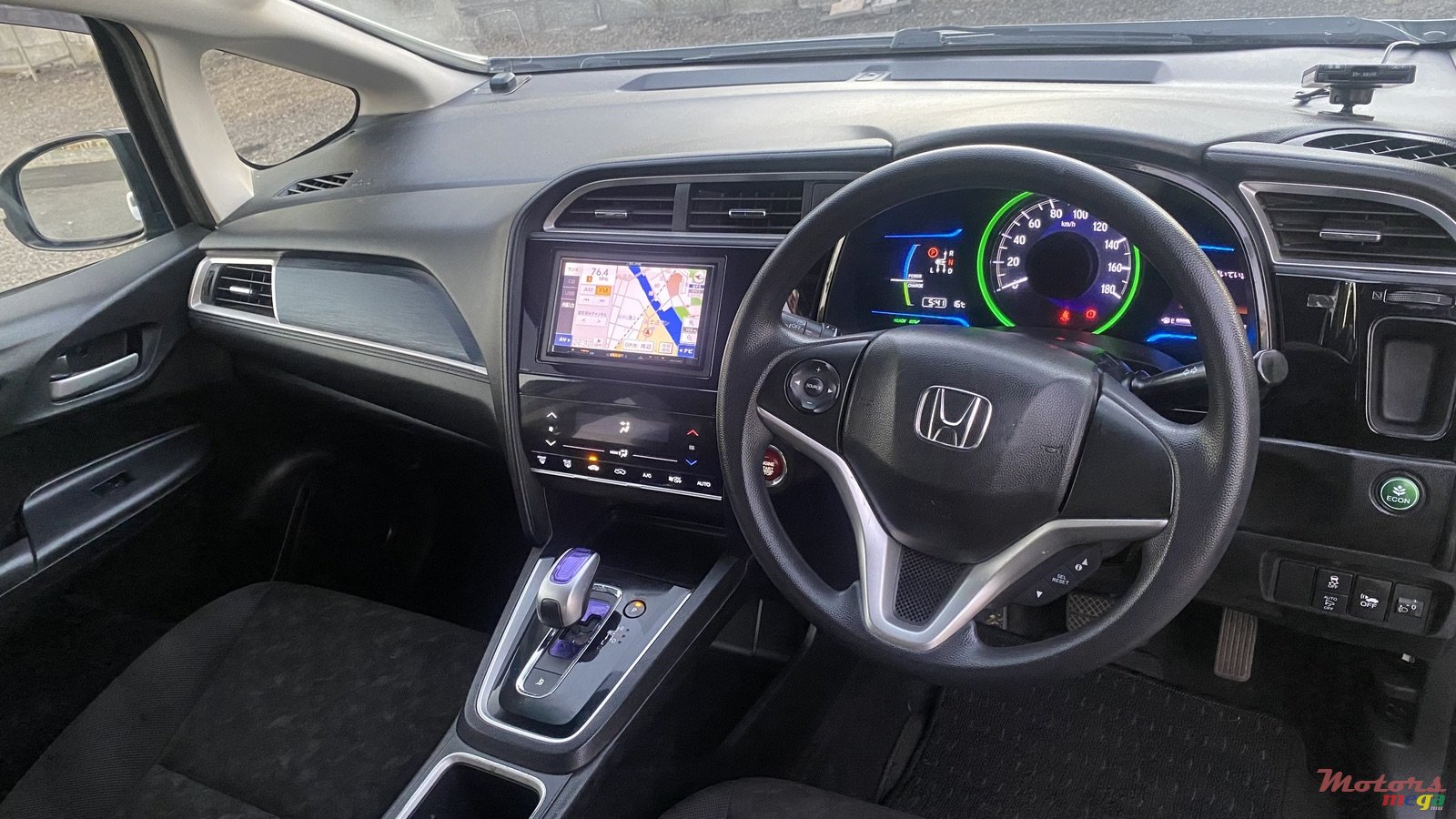 2015' Honda Shuttle Hybrid photo #5