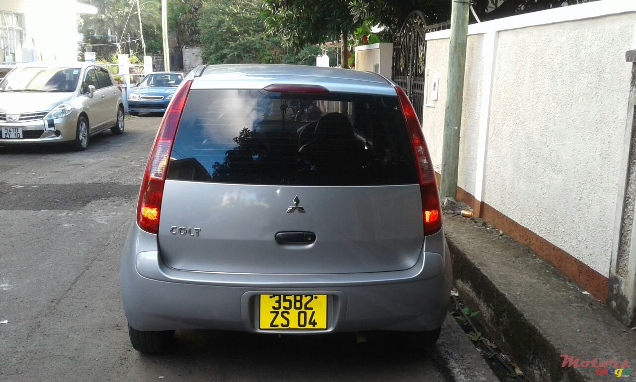 2004' Mitsubishi photo #2