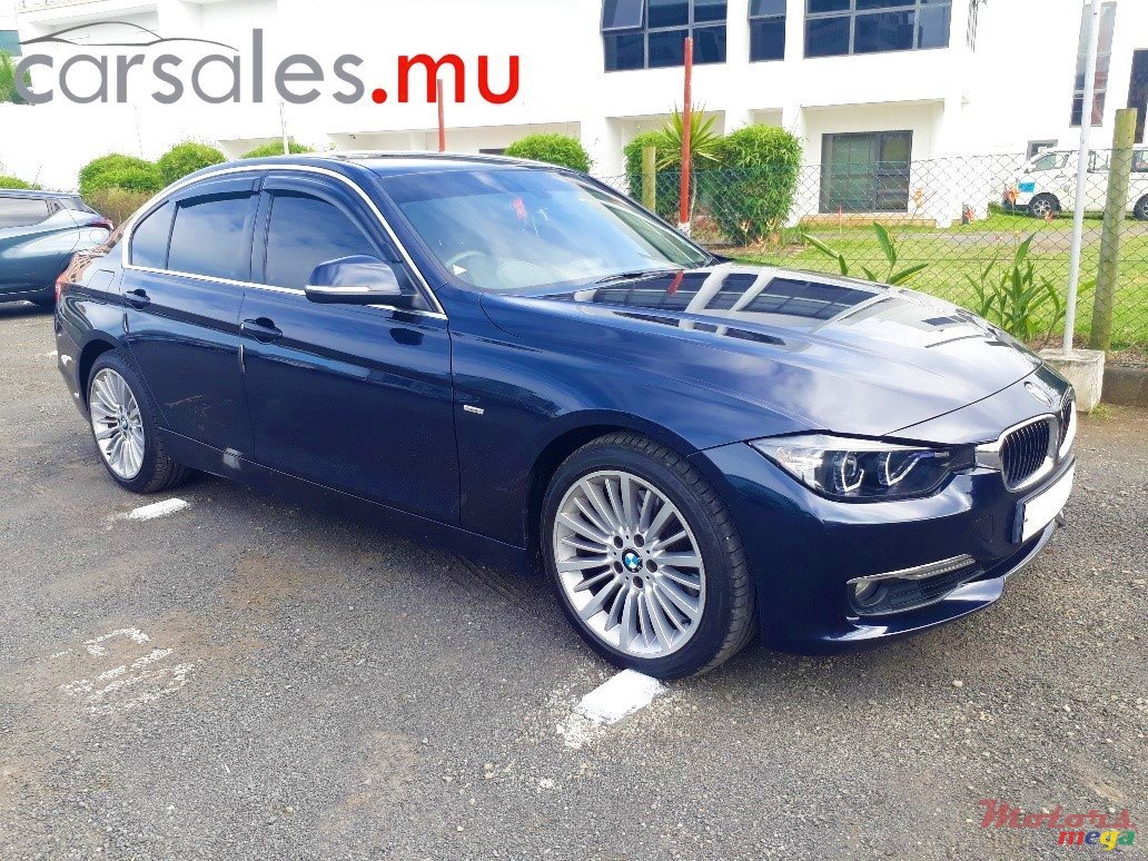 2012' BMW 328 Luxury Line photo #1