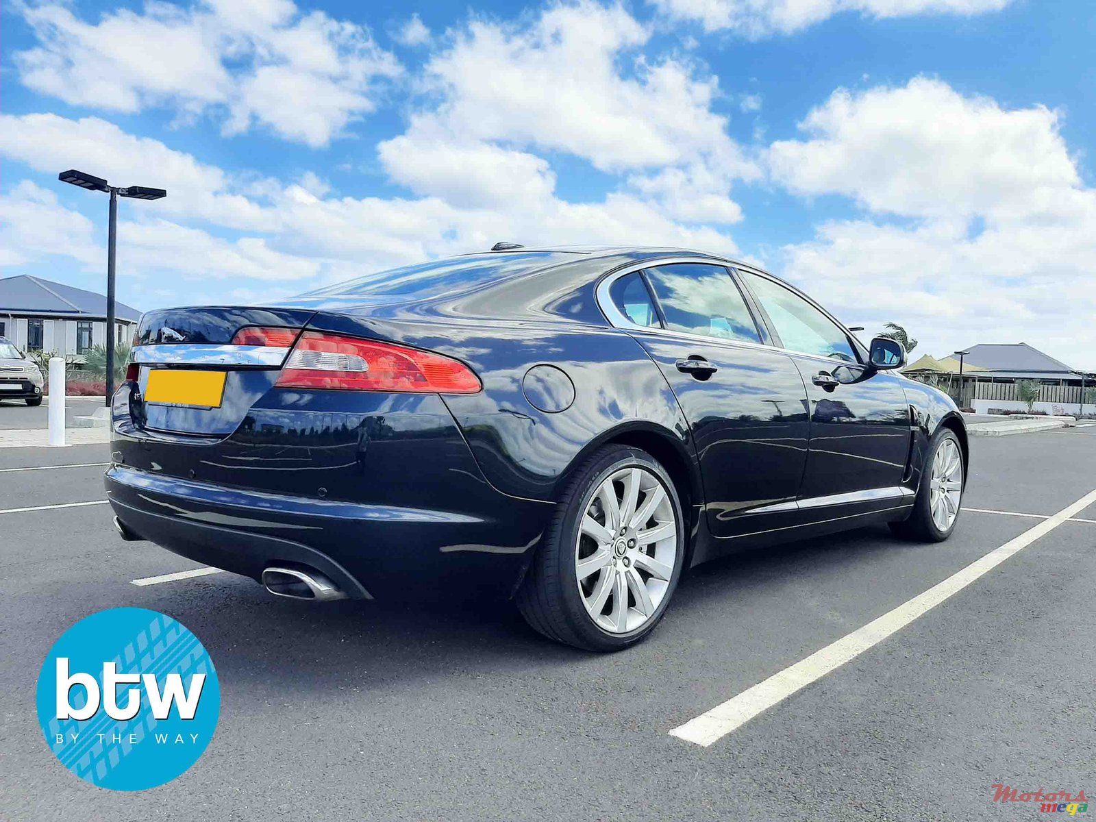 2008' Jaguar XF photo #3